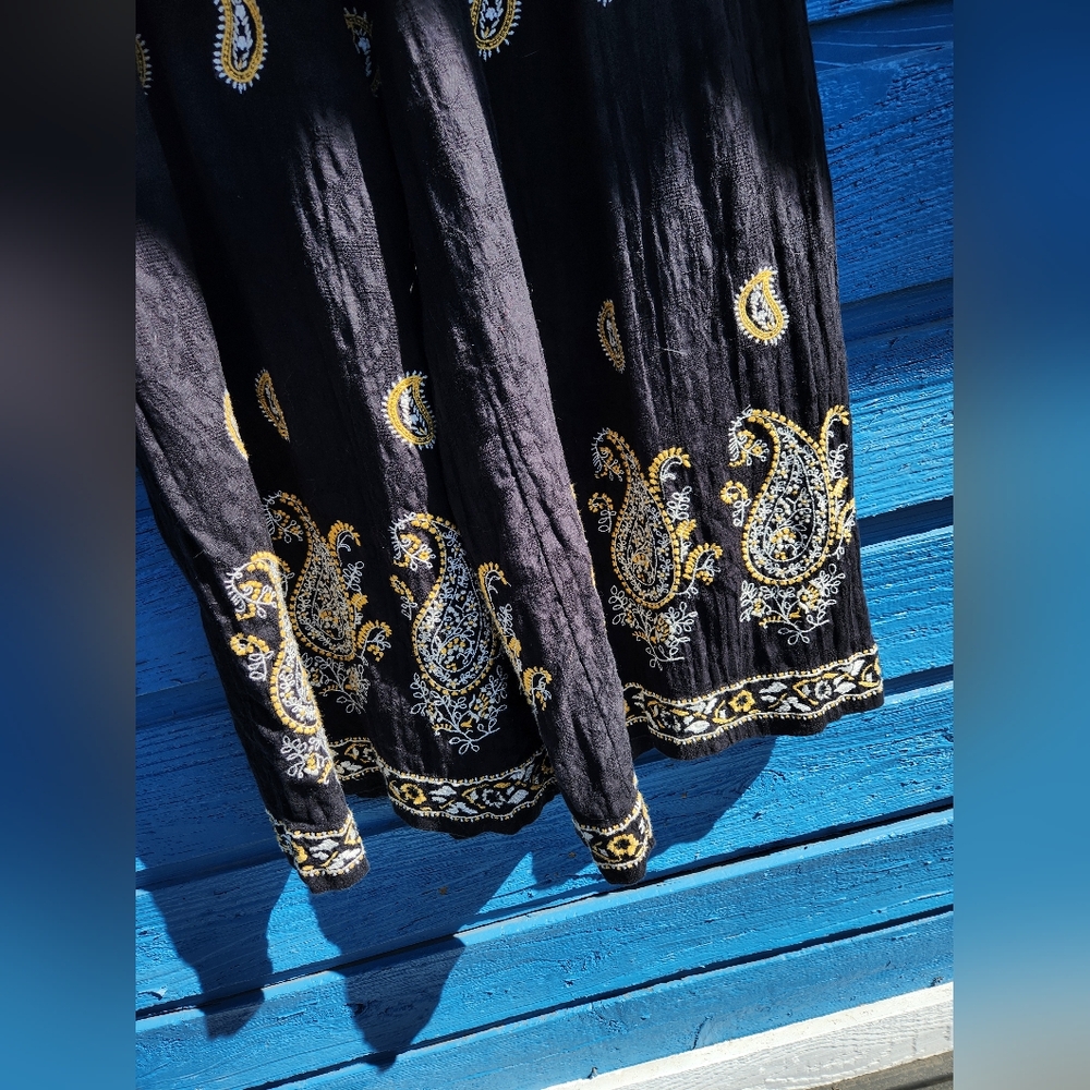 Elegant Black and Gold Women's Wide Leg Pants - Picture 4 of 7